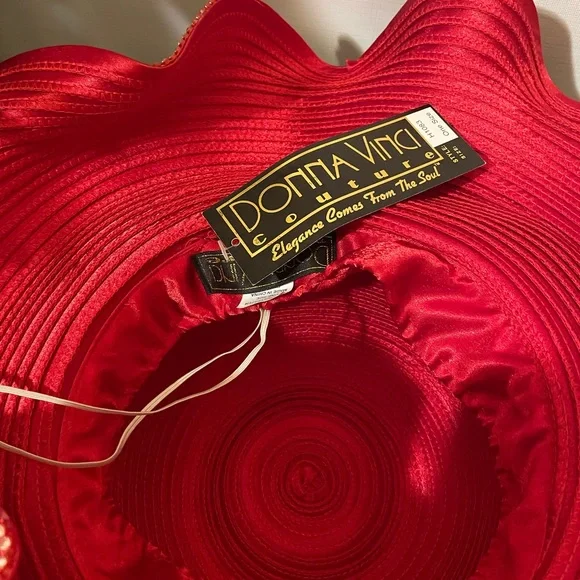 Elegant Red Hat with Gold Accents display picture 2
